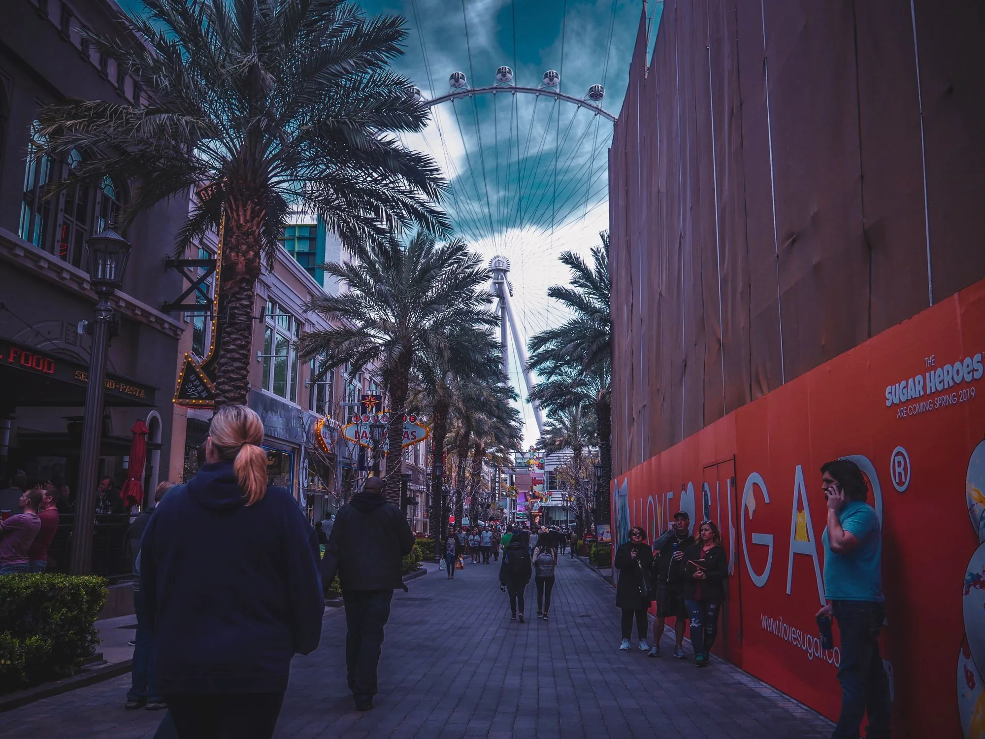 What to Wear in Las Vegas: Dress Codes & Packing by Season photo