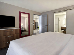 One-Bedroom Suite, 1 King Bed