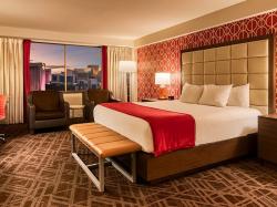 Resort Room, 1 King, Non-Smoking, Roll-In Shower