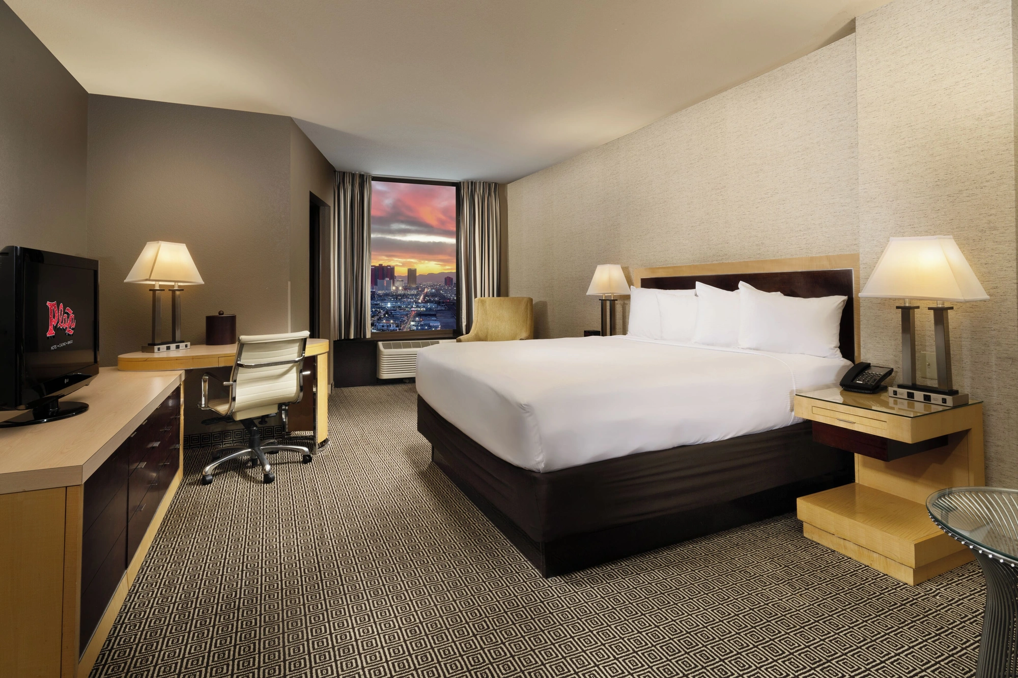 Deluxe Room - Run of House