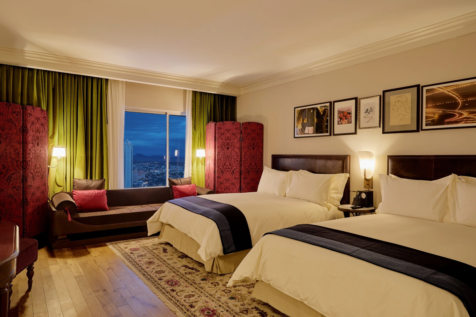Reserve Room, Two Queens