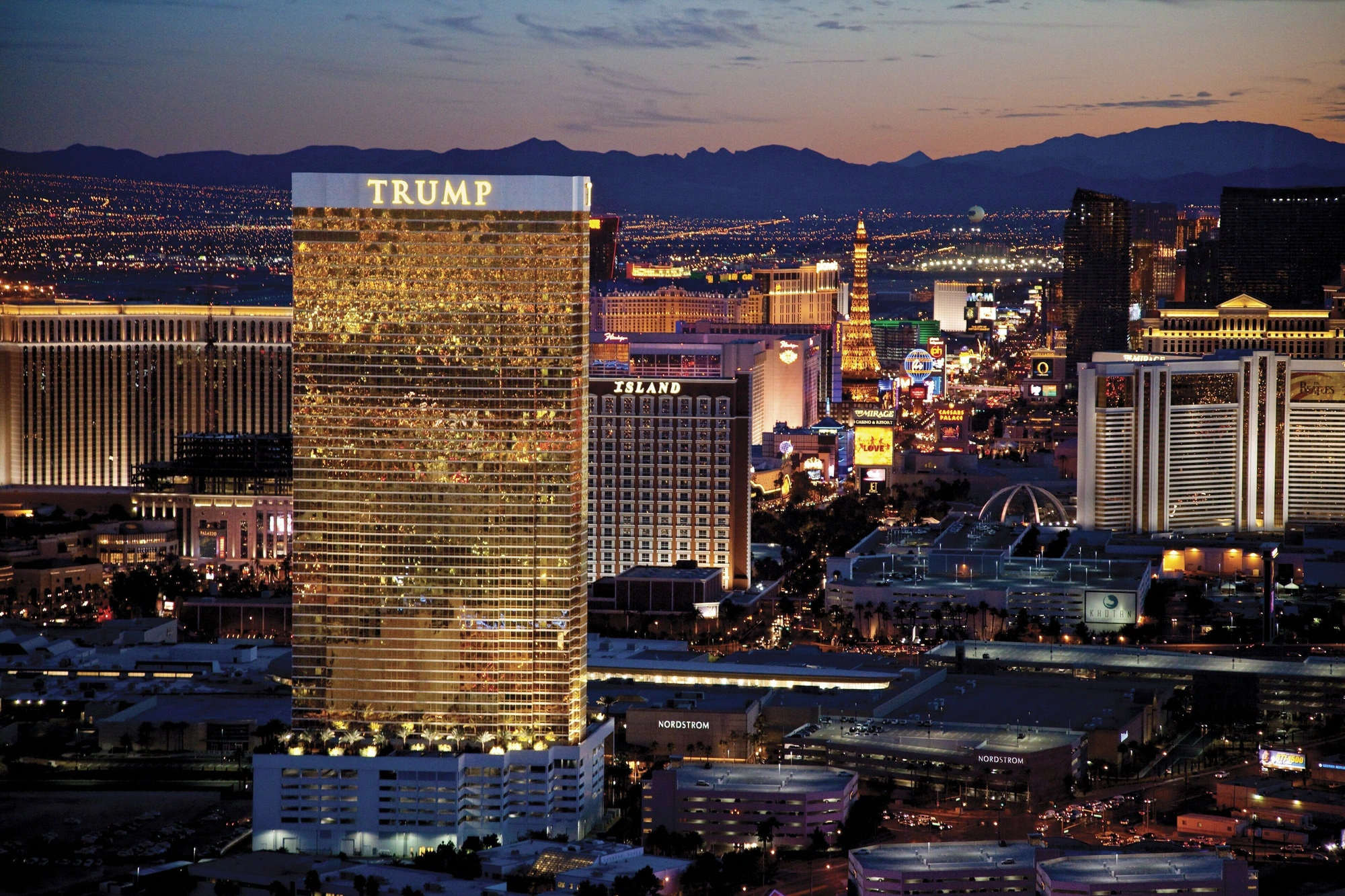 Trump International Hotel and Tower photo